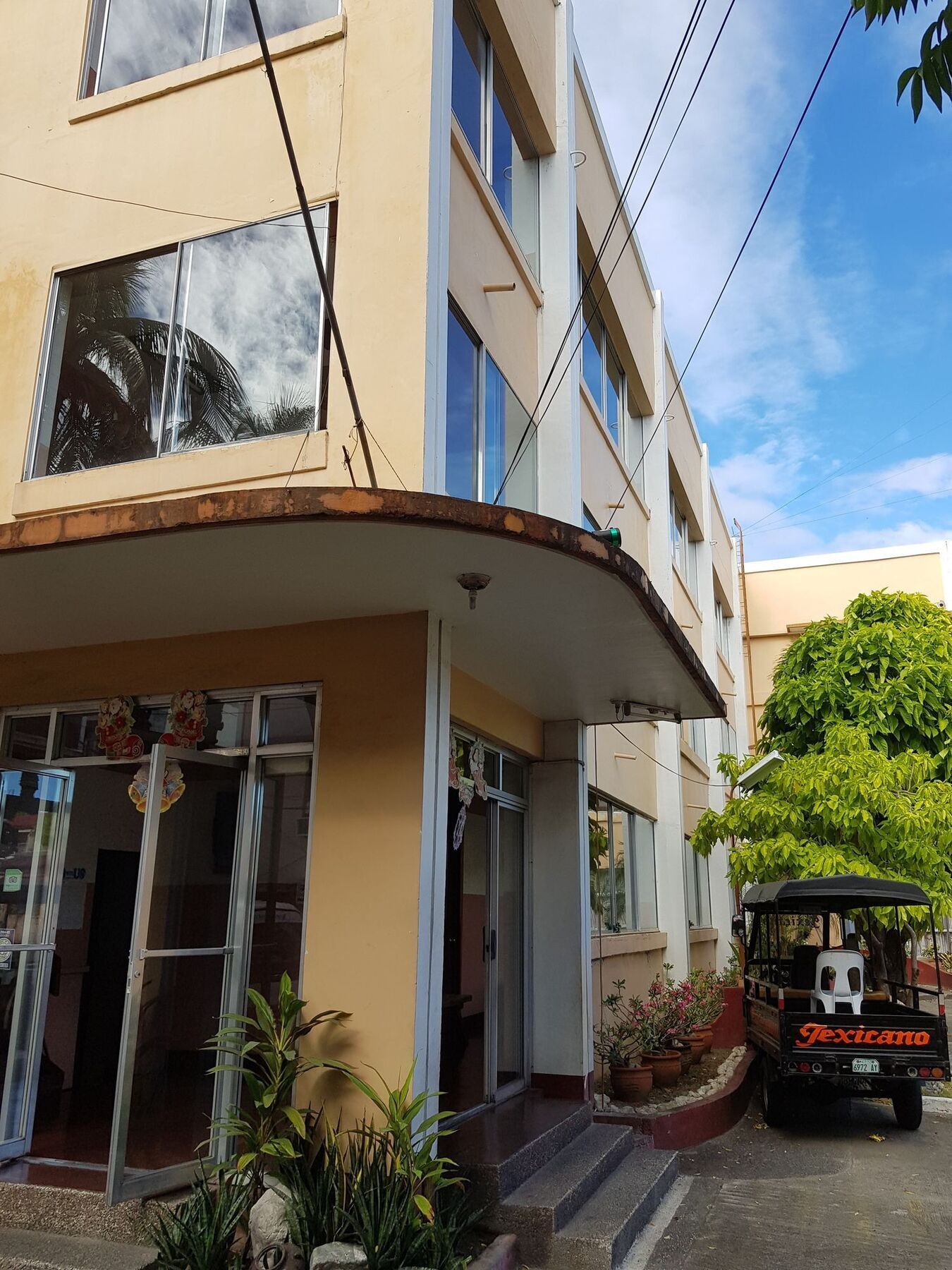 Texicano Hotel Main ラオアグ エクステリア 写真